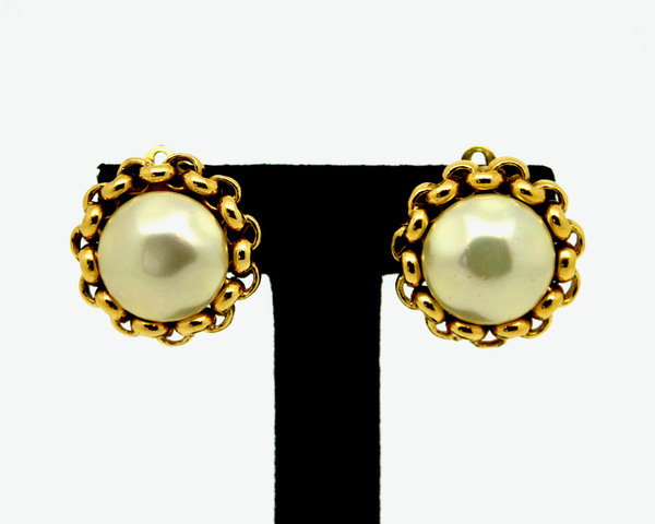 1980's CHANEL faux baroque pearl & gold chain surround earrings