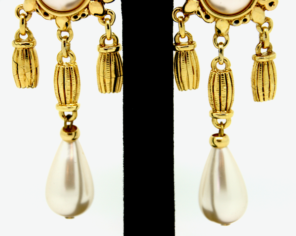 1980's LeRitz Etruscan Gold and pearl drop shoulder dusters