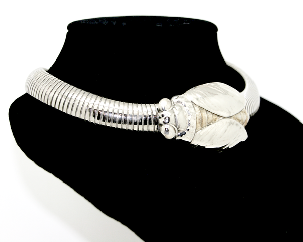1980's BUTLER & WILSON silver cicada omega necklace