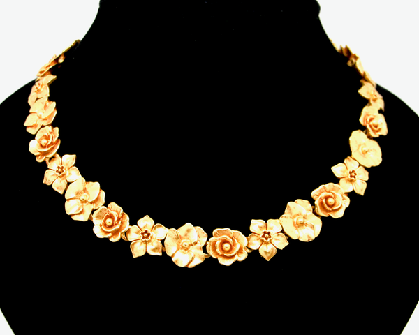 1970's CRAFT matt Gold flowers necklace