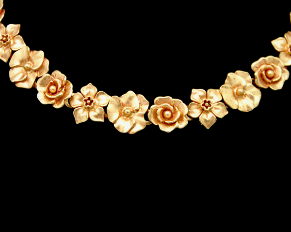 1970's CRAFT matt Gold flowers necklace