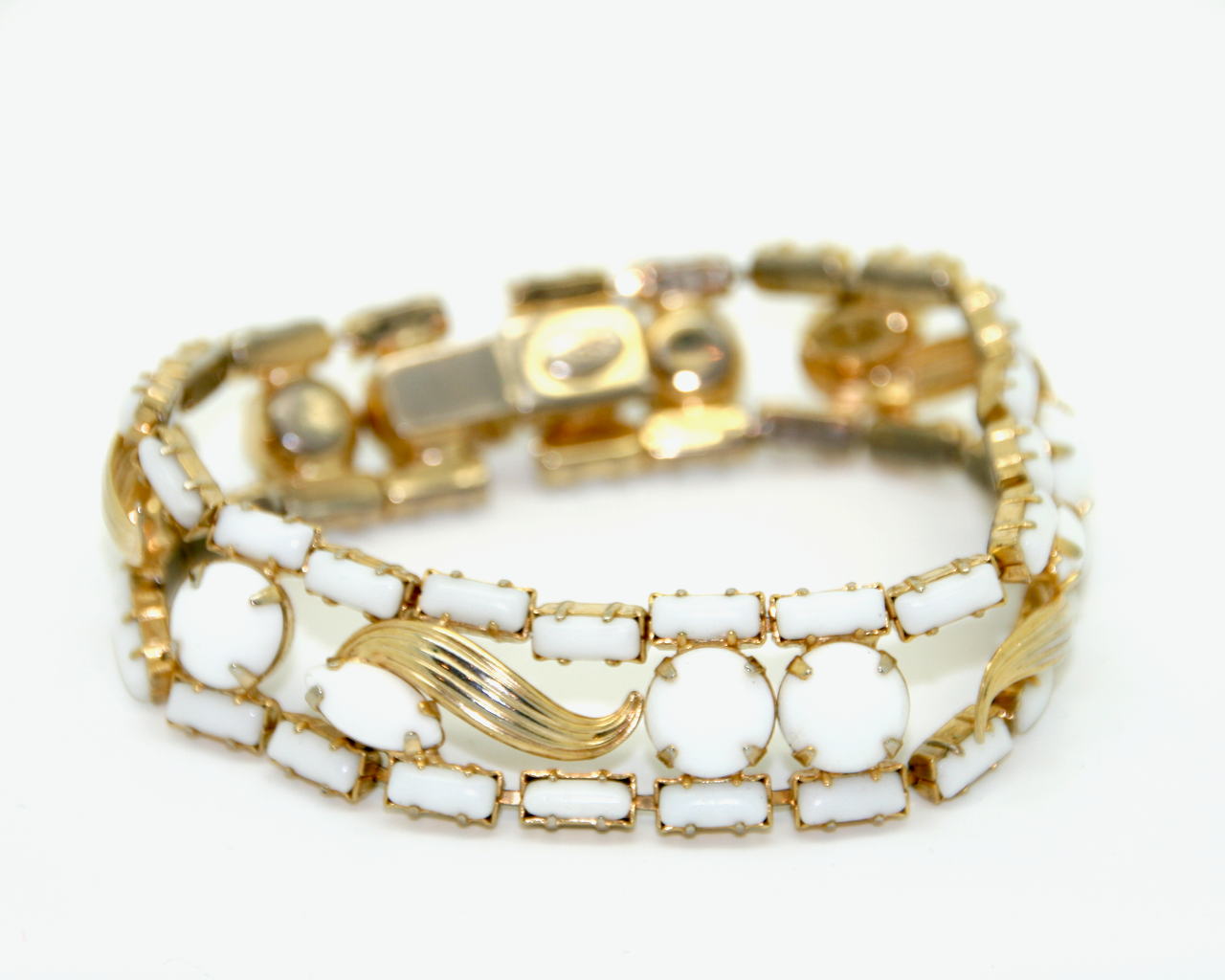 1950's WEISS milk glass rhinestone and gold bracelet